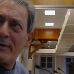 Mort de Paul Auster : un romancier féru de culture française
La culture française perd un grand passeur, selon les mots de la ministre de la Culture, Rachida Dati, après le décès de Paul Auster. Il est un des écrivains préférés des Français, qui avaient aimé sa célèbre "Trilogie new yorkaise".