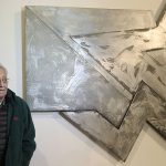 L'artiste américain Frank Stella, figure du minimalisme, est mort à l'âge de 87 ans
Le peintre était devenu une figure de l'art américain d'après-guerre, notamment avec ses premières œuvres minimalistes.