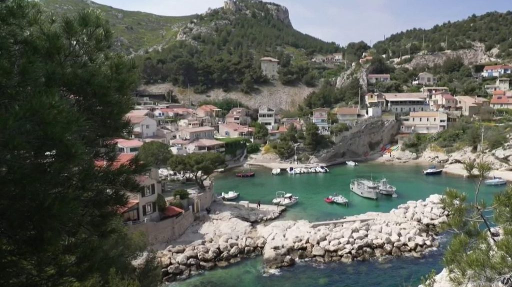 Arrivée de la flamme olympique à Marseille : à la découverte des calanques de la Côte bleue
Petit paradis accessible en train, les calanques de la Côte bleue sont moins connues que celles de Marseille et de Cassis.
