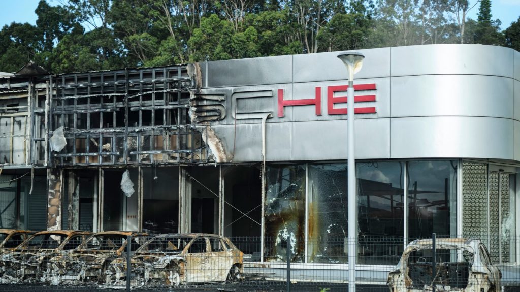 Nouvelle-Calédonie : la chambre de commerce et d'industrie s'attend à un "milliard d'euros" de dégâts
Selon son président, "200 entreprises ont été brûlées et anéanties". 2 000 emplois sont concernés.