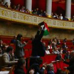 Drapeau palestinien à l'Assemblée : "Partout, les gens me remercient et me disent que j’ai écrit l’histoire", se félicite le député LFI Sébastien Delogu
Selon le député LFI des Bouches-du-Rhône, son geste doit permettre un "soulèvement des consciences" en France sur la situation à Gaza.