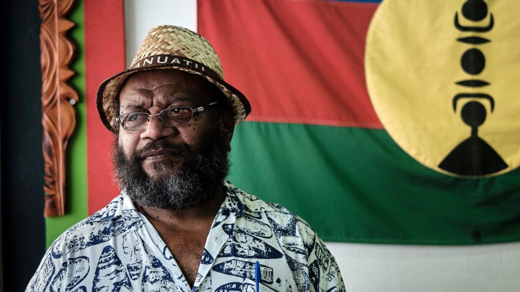 Émeutes à Nouméa : "On pourra aller à Paris" après l'envoi d'une mission, répond le président du parti Union Progressiste en Mélanésie à Emmanuel Macron
"C'est symbolique", justifie Victor Tutugoro, alors que des émeutes ont éclaté. Il faut définir "une méthode" sur place pour "reprendre le dialogue", insiste-t-il.