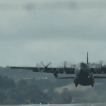 Émeutes en Nouvelle-Calédonie : les premières évacuations de touristes ont eu lieu
En Nouvelle-Calédonie, des avions ont pu embarquer des passagers australiens et néo-zélandais sous bonne escorte. L’aéroport international ne doit pas rouvrir avant le 25 mai.