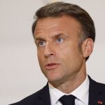 TotalEnergies coté à New York ? "La France accompagne ceux qui croient en la France, pas les autres", avertit Emmanuel Macron
Le président demande au PDG de la compagnie pétrolière de clarifier son agenda alors que ce dernier envisage une cotation principale de son action à New York. Emmanuel Macron déclare ne pas pouvoir "croire qu'il s'éloigne de la France".