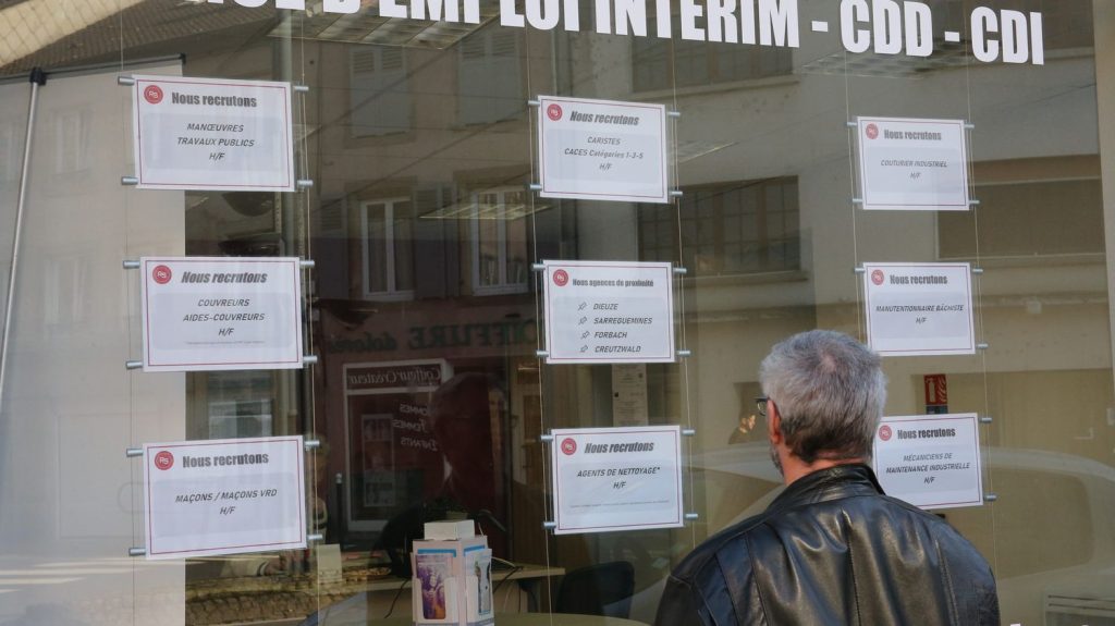 L'emploi des seniors au plus haut : pourquoi l’embellie ? Les informés de l'éco du 18 mai
Tous les samedis, deux économistes débattent des sujets qui marquent l’actualité économique et sociale.