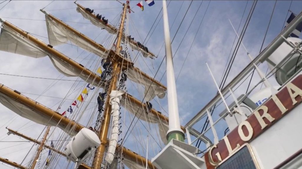 Arrivée de la flamme olympique à Marseille : plus de 1 000 bateaux pour escorter le Belem
Alors qu'il arrivera dans la cité phocéenne le 8 mai, le Belem, qui transporte la flamme olympique, va être escorté par 1 024 bateaux triés minutieusement, durant la parade.