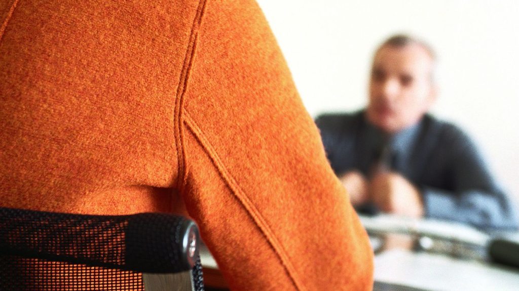 "Compétent", "humain", "autoritaire"... Ce que les Français pensent de leur patron, selon une étude
Une large majorité des travailleurs définissent leur patron avec un adjectif positif, selon une étude publiée par le site d'apprentissage Preply au mois de mai.