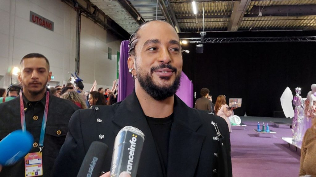 Le "beau message" de la victoire suisse, Slimane quatrième, la candidate israélienne huée... Retour sur la soirée de l'Eurovision à Malmö
Après une semaine éprouvante, la musique a finalement repris ses droits samedi à Malmö (Suède) pour le 68e concours de l'Eurovision.
