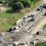 Émeutes en Nouvelle-Calédonie : les premières évacuations débutent pour les Français
Alors que les tensions ne faiblissent pas en Nouvelle-Calédonie, des vols de rapatriement sont mis en place par l’État français depuis la matinée du samedi 25 mai.