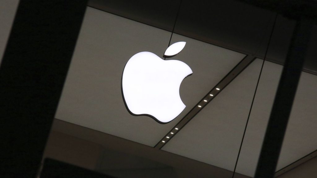 Intelligence artificielle : après les réactions de plusieurs artistes dont Hugh Grant sur la nouvelle pub de l'iPad Pro, Apple présente ses excuses
Le spot publicitaire, présenté à la Keynote d'Apple mardi 7 mai, ne fera plus partie de la campagne télévisée de la célèbre tablette de la marque à la pomme.