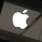 Intelligence artificielle : après les réactions de plusieurs artistes dont Hugh Grant sur la nouvelle pub de l'iPad Pro, Apple présente ses excuses
Le spot publicitaire, présenté à la Keynote d'Apple mardi 7 mai, ne fera plus partie de la campagne télévisée de la célèbre tablette de la marque à la pomme.