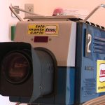 À Monaco, une exposition retrace les premières années de Télé Monte-Carlo
La chaîne de télévision monégasque, aujourd’hui plus connue sous le sigle TMC, fête ses 70 ans. À cette occasion, l’Institut audiovisuel de Monaco présente une exposition baptisée "La jeunesse de Télé Monte-Carlo".