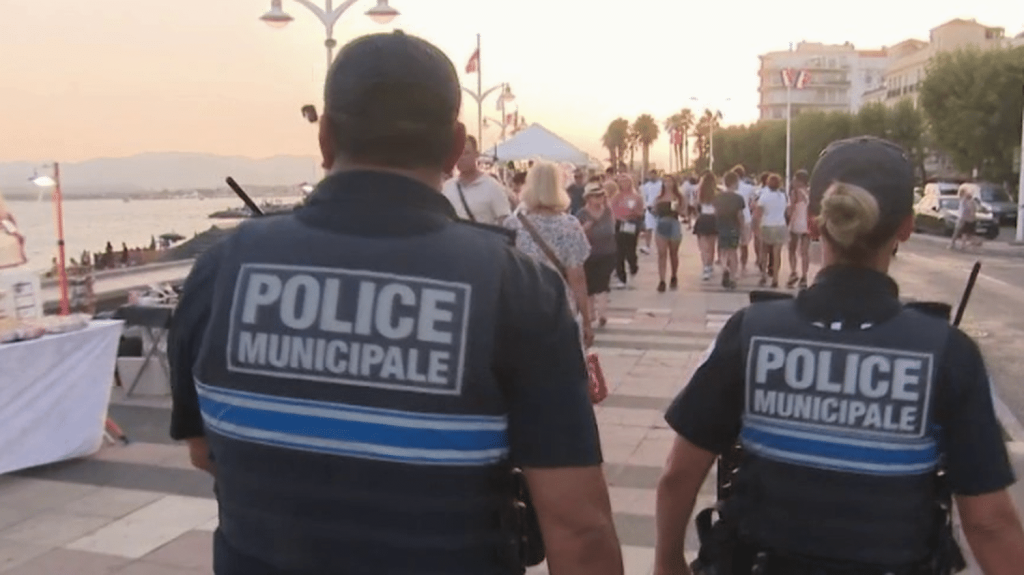 Réforme de la fonction publique : le gouvernement veut faciliter les licenciements dans le secteur
Le ministère de la Fonction publique entend faciliter les licenciements dans le secteur, ce qui provoque la colère des syndicats. Ces derniers y voient une attaque du statut de fonctionnaire, quand le ministère assure que ce statut sera maintenu.
