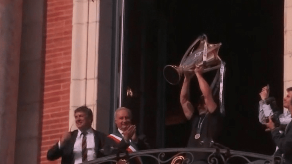 Un jour en France : fête des Mères, liesse à Toulouse et pique-nique sur les Champs-Élysées… 24 heures d’actualité
Ce dimanche 26 mai a été marqué par la fête partout en France, avec notamment un pique-nique géant sur les Champs-Élysées, une coupe d’Europe de rugby à Toulouse et la célébration des mamans.