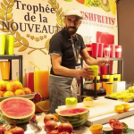 Foire de Paris : les démonstrateurs, as de la vente
Le mercredi 1er mai est le jour de l’ouverture de la Foire de Paris, un rendez-vous incontournable pour les amateurs d’inventions en tout genre. Râpes à fromage, presse-agrumes, qu’importe le produit pourvu qu’on ait la bonne technique de vente.