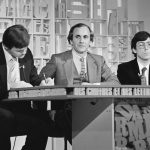 Arrêt "Des chiffres et des lettres", remplacé par "Le jeu des 1000 euros", poursuite du "Magazine de la santé" : la nouvelle grille de France Télévisions esquissée
"Des chiffres et des lettres", qui consiste à former le plus long mot possible ou à trouver un nombre à partir de lettres et de chiffres tirés au hasard, existe sous sa forme actuelle depuis 1972. Il avait été lancé en 1965 avec seulement la partie lettres, sous le nom "Le mot le plus long".