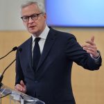 Le groupe Bolloré officialise son projet de "gigafactory" de batteries électriques en Alsace
Le projet "vise la création de près de 1 500 emplois d'ici 2032, avec un investissement global de plus de 2,2 milliards d'euros" dans l'agglomération de Mulhouse, a annoncé le ministre de l'Economie Bruno Le Maire.