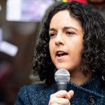 Vrai ou faux
Quelque "97% des panneaux solaires européens" sont-ils importés de Chine, comme l'affirme Manon Aubry ?
En pleine visite d'État du président chinois Xi Jinping, la tête de liste La France insoumise aux européennes assure que le déficit commercial de la France avec la Chine est "majeur", s'élevant à "40 milliards d'euros". Elle pointe notamment du doigt le problème des panneaux photovoltaïques.