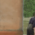 Intempéries dans le Grand Est : de nombreux dégâts en Moselle après les inondations
La situation s’améliore en Moselle, samedi 18 mai, après d’importants inondations. Plusieurs communes ont toujours les pieds dans l’eau et plus de 1 000 pompiers sont toujours mobilisés dans la soirée.
