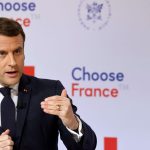"Choose France" : un montant "record" d'au moins 15 milliards d'euros d'investissements étrangers pour 56 projets
Le forum annuel Choose France, dont la 7e édition se tient à Versailles, est organisé par l'exécutif pour vanter l'attractivité de la France pour les investissements étrangers.