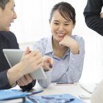 Bien-être au travail : au Japon, une société propose à ses employés de choisir leur manager
Le groupe spécialisé dans le design des bâtiments souffrait avant la mise en place de cette mesure d’un très fort taux de départ de ses employés. Depuis la siatuation a radicalement changé.