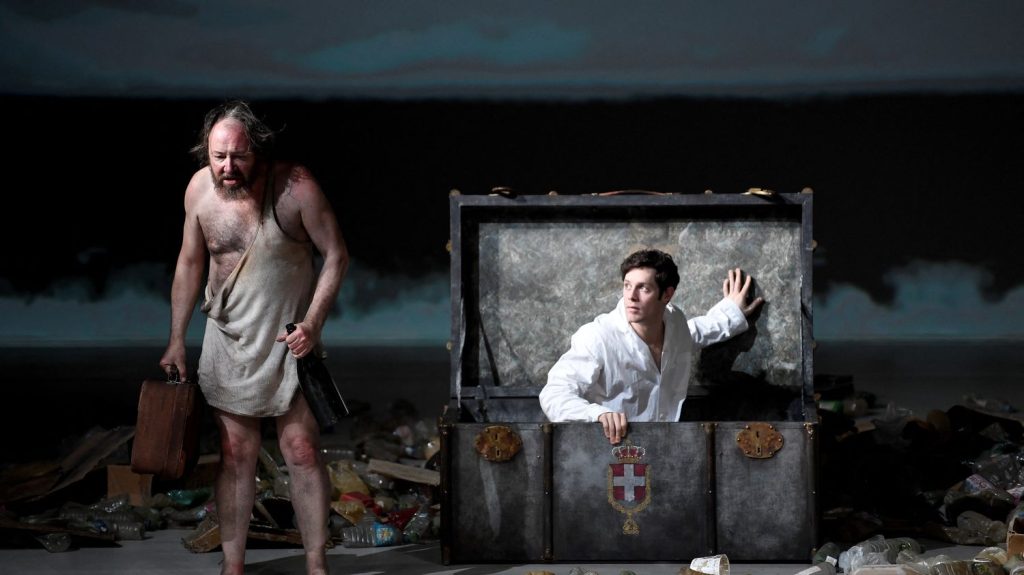 Expliquez-nous le statut de pensionnaire de la Comédie française
Le comédien Laurent Lafitte a annoncé lundi qu'il allait quitter la troupe de la Comédie française, à l'issue d'une dernière représentation de Cyrano de Bergerac. C'est l'occasion de revenir sur le statut très particulier des membres de cette prestigieuse institution.