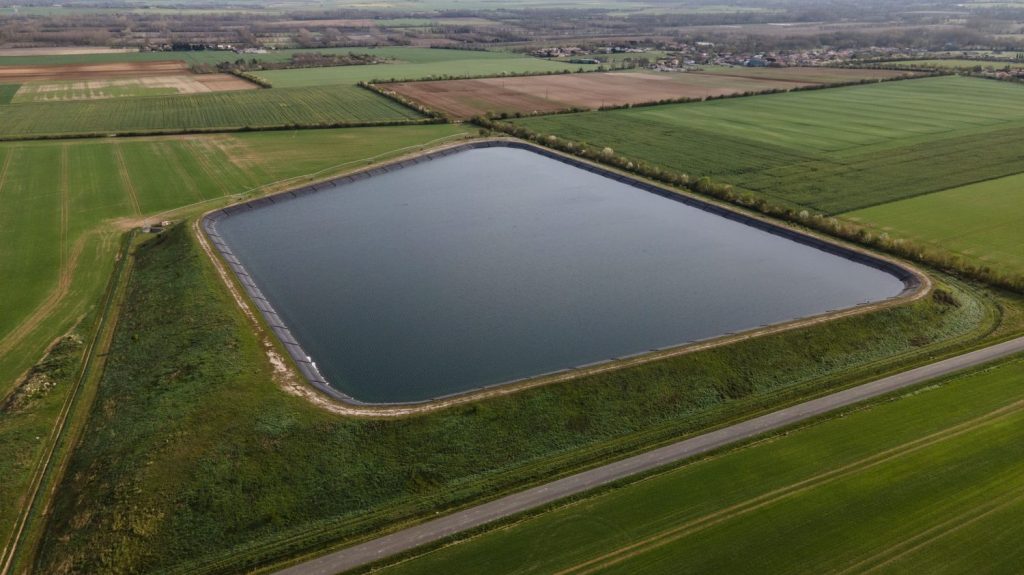 Projet de loi d'orientation agricole : "On vient complètement détruire l'environnement", fustige l'association Terre de Liens
Le projet de loi adopté en première lecture mardi à l'Assemblée nationale est une loi "Round-Up pour l'association. Elle dénonce notamment la "dépénalisation des atteintes à l'environnement".