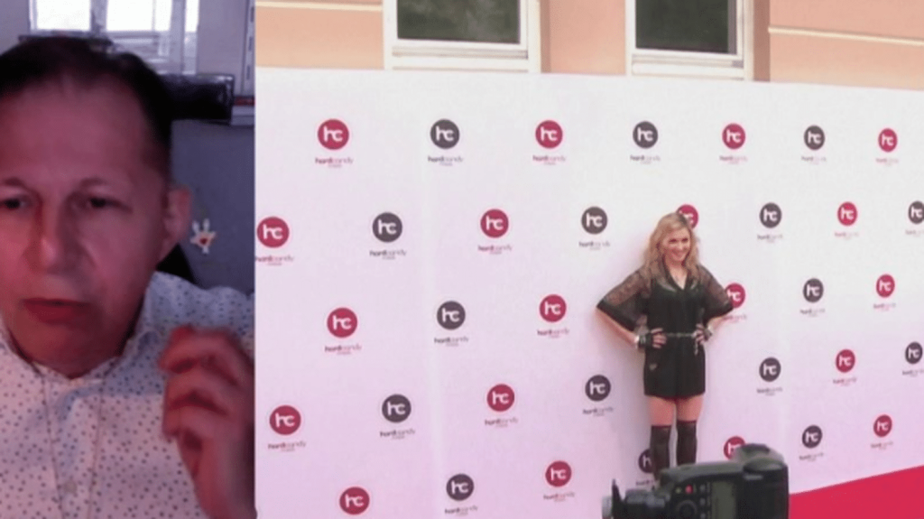 Musique : "Madonna est la dernière grande star des années 80", explique Olivier Cachin, journaliste à Rock&Folk
Le concert de Madonna à Copacabana va rassembler 1,5 million de spectateurs devant une scènne de 800 m², et solliciter 270 tonnes de matériel. Olivier Cachin, journaliste à Rock&Folk, explique les raisons de l’engouement intarissable pour la star de 65 ans.