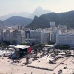 Brésil : Madonna livre le plus grand concert de sa carrière à Rio
Samedi 4 mai, Madonna a offert un concert gratuit sur la plage mythique de Copacabana, à Rio, au Brésil. Le show de la reine de la pop a réuni un million et demi de fans.