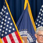 Taux d'intérêt : la Fed maintient ses taux élevés aux États-Unis, mais la BCE pourrait les baisser en Europe dès juin
Alors que les taux d'intérêt restent particulèrement élevés aux États-Unis, la Réserve fédérale américaine estime que ce n’est pas encore le moment de les baisser. Lors de sa dernière réunion, mercredi, elle a décidé de ne pas toucher à sa politique monétaire.