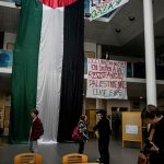 Mobilisations propalestiniennes : la direction de Sciences Po Lyon demande à la centaine d'étudiants de quitter les lieux sous peine de faire appel aux forces de l'ordre
Un amphithéatre de l'Institut d'études politiques de Lyon est occupé jeudi soir par des manifestants propalestiniens.