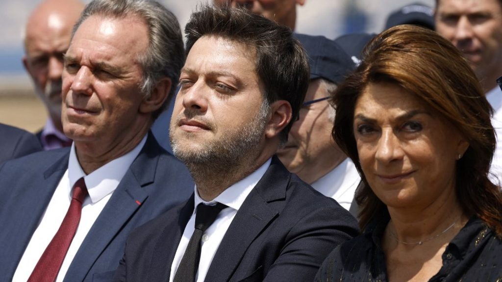 Municipales 2026 : à Marseille, les différents camps préparent le terrain pour tenter de souffler la mairie à Benoît Payan
Les élections européennes pas encore passées, certains responsables politiques ont déjà un autre rendez-vous en tête : celui des prochaines municipales. Dans la cité phocéenne plusieurs candidats s'imaginent en mesure de concurrencer l'actuel maire de la ville.