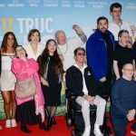 Cinéma : le film "Un p'tit truc en plus" signe le meilleur démarrage de l'année en France
Artus et sa bande de comédiens amateurs ont attiré près de 280 000 spectateurs, 24 heures après la sortie officielle du film, mercredi.
