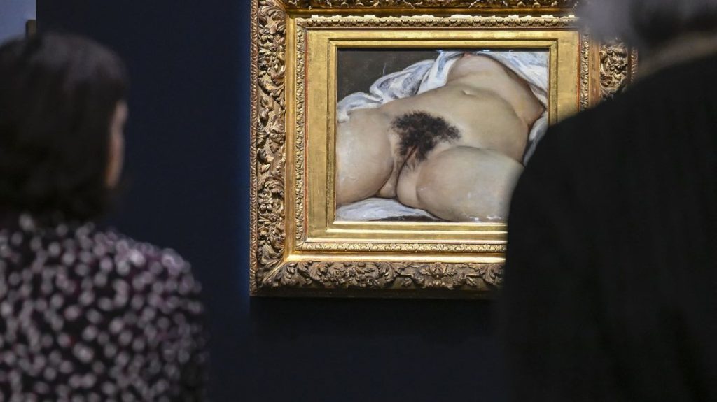 Le tableau "L'Origine du monde" tagué à Metz : deux femmes mises en examen
Elles sont accusées d'avoir tagué cinq œuvres du Centre Pompidou-Metz, dont celle de Gustave Courbet, protégée par une vitre.