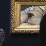 Le tableau "L'Origine du monde" tagué à Metz : deux femmes mises en examen
Elles sont accusées d'avoir tagué cinq œuvres du Centre Pompidou-Metz, dont celle de Gustave Courbet, protégée par une vitre.