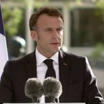 Emmanuel Macron en Nouvelle-Calédonie : quel est le but de la mission de dialogue ?
Emmanuel Macron se rend en Nouvelle-Calédonie, mercredi 22 mai, pour installer une mission de dialogue et mettre fin aux émeutes qui émaillent l'archipel.