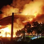 Nouvelle-Calédonie : une nuit d’émeutes à Nouméa
Des violences urbaines touchent la Nouvelle-Calédonie, alors que la réforme constitutionnelle est examinée à l'Assemblée nationale. La première nuit de couvre-feu à Nouméa, du lundi 13 au mardi 14 mai, a été marquée par des émeutes.