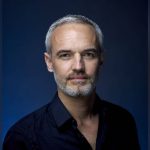 "On passe notre vie d'écrivain à creuser nos zones d'ombre pour chercher la lumière" : Olivier Bal publie un nouveau polar, "La Meute "
Tous les jours, une personnalité s'invite dans le monde d'Élodie Suigo. Lundi 6 mai 2024 : l’écrivain Olivier Bal. Il publie son nouveau thriller, "La Meute", chez XO Éditions.