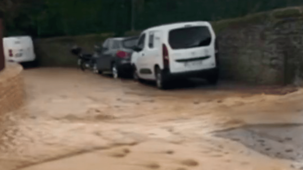 Intempéries : de violents orages en Bourgogne et en Île-de-France
La soirée du mercredi 1er mai se déroule sous les orages. De la région Auvergne-Rhône-Alpes à l’Île-de-France, 19 départements sont placés en vigilance orange. Des chutes de grêle impressionnantes ont touché plusieurs communes en Île-de-France et en Bourgogne.