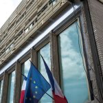 Policiers blessés par balle dans un commissariat à Paris : ce que l'on sait de l'affaire
Les faits se sont produits jeudi soir dans le commissariat central du 13e arrondissement de Paris. Le pronostic vital d'un des deux agents reste engagé, vendredi matin, et le mis en cause a été placé en garde à vue.