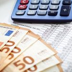 Salaires : la prime Macron connaît un important coup de frein au premier trimestre 2024
La prime Macron, versée par les entreprises à leurs salariés ces derniers mois, est désormais nettement moins utilisée par les entreprises.