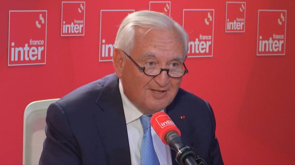 Emmanuel Macron en Nouvelle-Calédonie : "À chaque fois que le président s'expose, je suis toujours préoccupé", affirme Jean-Pierre Raffarin
"C'est toujours risqué quand le président monte en première ligne", estime l'ancien Premier ministre, aujourd'hui envoyé spécial du président de la République en Chine.