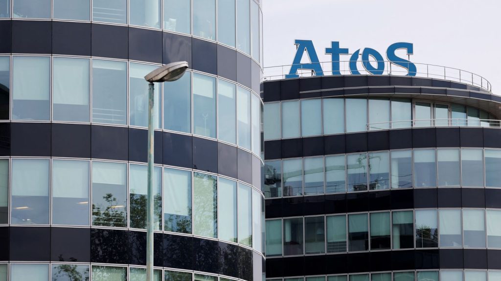 Atos : les créanciers et les banques ont trouvé un accord pour refinancer le géant informatique français en difficulté
Le groupe fait face à de grosses difficultés financières et cherche à restructurer sa dette. Selon une source proche du dossier, Atos n'obtiendra pas autant que demandé dans son nouveau plan d'affaires.