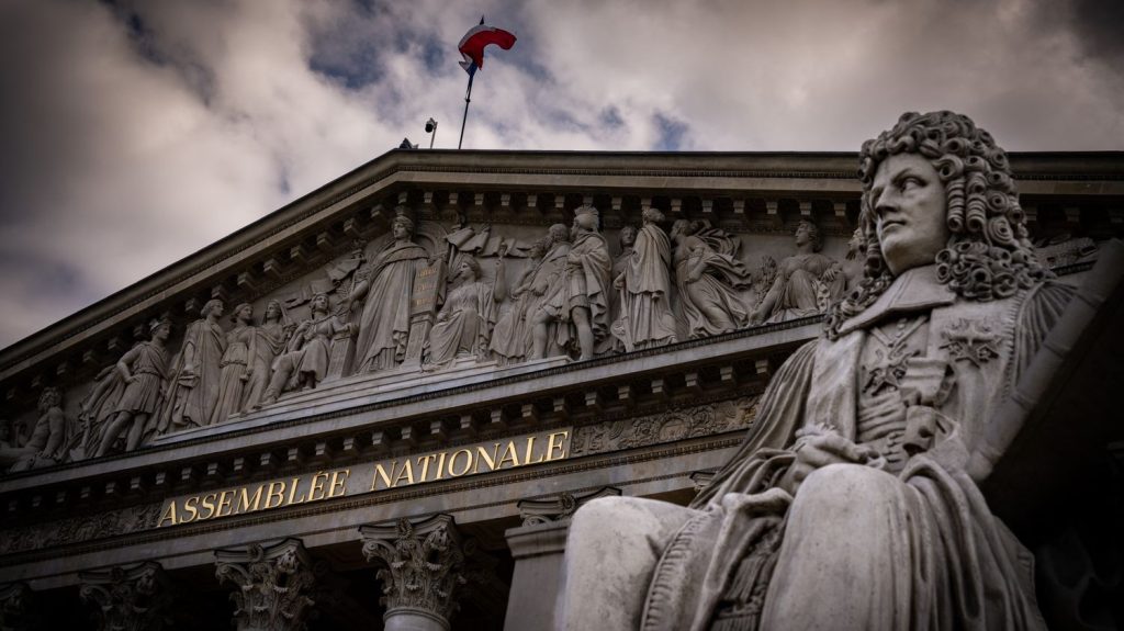 "Passage en force", la fin d'un "déni de démocratie"... La réforme constitutionnelle de la Nouvelle-Calédonie divise les députés
L'Assemblée nationale doit se prononcer mardi sur la controversée réforme constitutionnelle pour changer les modalités de vote en Nouvelle-Calédonie.