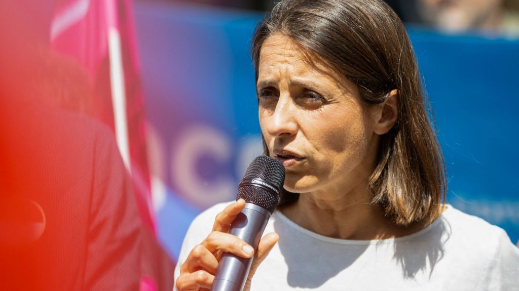 Assurance chômage : "C'est la réforme la plus violente qui va pénaliser absolument tout le monde", dénonce Sophie Binet
La secrétaire générale de la CGT dénonce notamment la réduction de la durée d'indemnisation et le durcissement des conditions d'éligibilité.