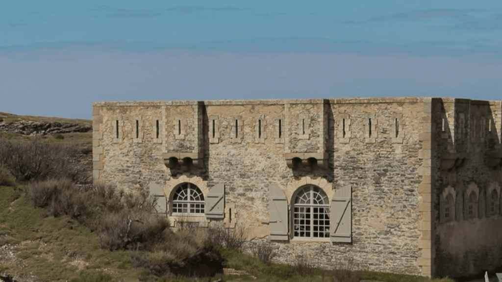 Patrimoine : Belle-Île-en-Mer, le refuge de Sarah Bernhardt durant 30 ans
La pointe des Poulains, dans le Morbihan, a été le refuge de la célèbre actrice Sarah Bernhardt. Visite guidée.