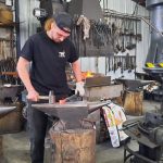 Reportage
Notre-Dame de Paris : dans une ferronnerie du Calvados qui participe à la restauration de la croix du chevet
Près de 1 000 heures de travail ont été nécessaires à sa restauration, dans l'atelier Fer Art Forge, qui emploie cinq salariés. Si la croix a été sauvée, la plupart de ses ornements en plomb ont fondu lors de l’incendie, ils ont donc été restitués.
