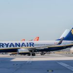 Aviation : malgré des résultats positifs, Ryanair annonce la fermeture de sa base de Bordeaux
La compagnie low cost, dont le chiffre d'affaires est en hausse, ne desservira plus l’aéroport de Bordeaux, ce que dénonce le principal syndicat d'hôtesses et de stewards.