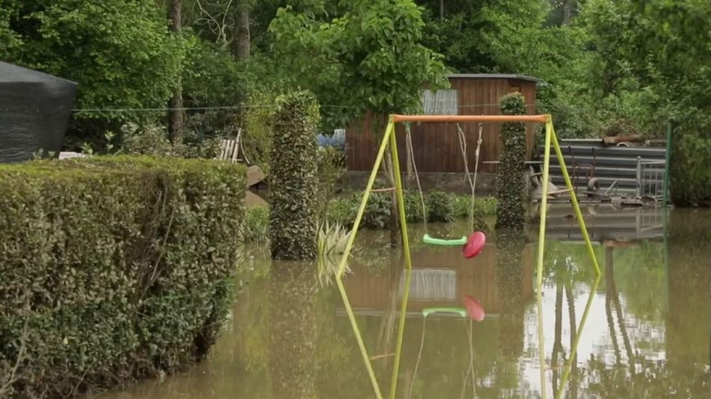 Intempéries dans le Grand Est : de nombreuses habitations sinistrées
Avec les intempéries dans le Grand Est, la Moselle a été particulièrement touchée. Pour les habitants sinistrés, l’heure est à l’évaluation des dégâts.