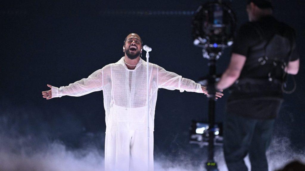 Eurovision 2024 : "Slimane peut remporter le concours, je croise les doigts pour lui", déclare Marie Myriam, la dernière gagnante pour la France
Slimane défend les couleurs de la France avec sa chanson "Mon Amour" pour la 68e édition de l'Eurovision.